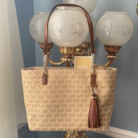Brand New Michael Kors Beige Camel Medium Chain Tote Tassel Bag Zippered Purse - Picture 1 of 14